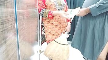 चलाएँ भारतीय नौकरानी की जरूरत है पैसे और गड़बड़ द्वारा मालिक के साथ स्पष्ट ऑडियो गर्म सेक्स बात