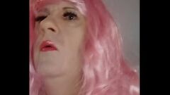 Abspielen Mikaela Lilyskin: Die rosa Prinzessin der reifen Shemale -Masturbation