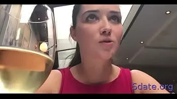 Odtwórz Ostra piękność Louise fachowo radzi sobie z pieprzonym kijem