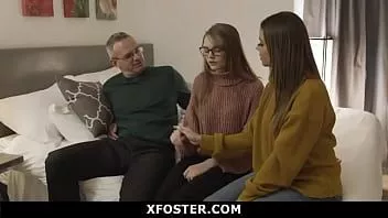 Oynat Evlat edinilen kız, ailenin yeni kurallarına uyum sağlamayı öğreniyor - xfoster