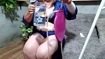 Reproducir Enema casero y masturbación hasta el orgasmo