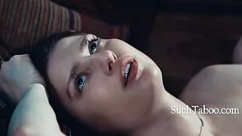 play अपने सौतेले भाइयों के साथ सो रही परिवार - क्रिसी लिन