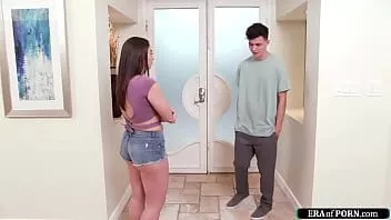 play صغيرتي جليسة الشرج مارس الجنس من قبل رجل