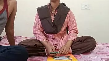 चलाएँ देसी कॉलेज छात्रा को बाहर डॉगी स्टाइल पोजीशन में प्रेमी के साथ दर्दनाक तरीके से चोदा गया, वह कोचिंग टाइम में स्पष्ट हिंदी ऑडियो भाषा में चोद रही थी