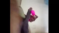 play Amateur Frau verwendet Vibrator auf dem großen Schwanz ihres Mannes - heiße Solo -Masturbationssitzung