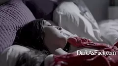 Reproduzir A adolescente latina demitida Emily Willis se vinga ao foder seu chefe Papai Noel