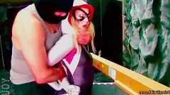 Oynat Michael Masters'ın yer aldığı bu süper çaylak kadın kahramanların başarısızlık derlemesinde, maskesiz süper kahraman Lily Rader'ın aşağılayıcı esaretle ve yoğun kadın orgazmlarıyla yüzleşmesini izleyin.