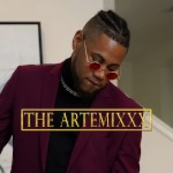 色情明星 The Artemixxx