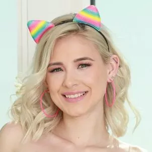 Порнозвезда Jessie Saint