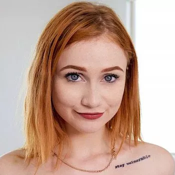 Porno Yıldızı Scarlet Skies
