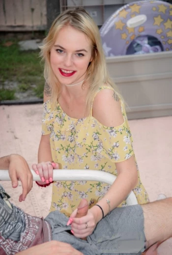Pornstar Avery Tyler