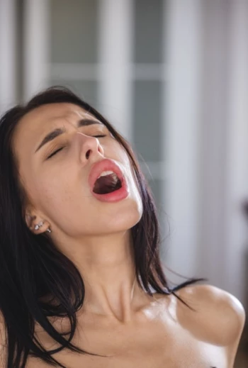 Porno Yıldızı Alyssa Bounty