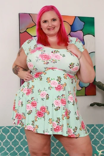 色情明星 Sara Star